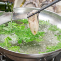お酒を入れて牡蠣を酒しゃぶ！東京・大崎「かきの家」の「国産牡蠣の酒しゃぶ」が気になる