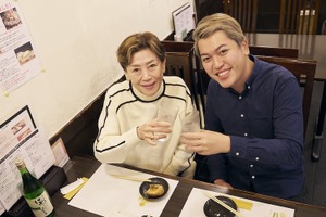 親子でお酒好き！インフルエンサーのおにぎりとオカンが松竹梅『瑞音』を飲みながら語る酒LIFE 画像