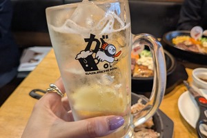 【肉の名店がコラボした最強おつまみ！】5月限定の限定コラボ！「がブリチキン。」と「いきなり！ステーキ」が提案する“がっつり肉グルメ” 画像
