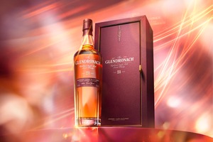 【シェリー樽熟成シングルモルトウイスキーの最高峰！】「グレンドロナック 21年」が高級感あふれる新パッケージで数量限定発売 画像