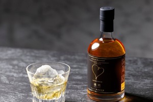 【100%青森りんご仕込み！7種の新樽原酒をブレンド】アップルブランデー「LOVEVADOS 檎暁 3年」が発売 画像