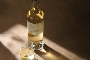 【40年の酒造人生...その全てを込めた1本！】オーク樽熟成紫芋焼酎「軌 ―Ｓｐｕｒ―」発売 画像