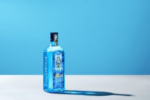 【ボンベイ・サファイア × 世界的デザイナー！】「ボンベイ・サファイア ラヴァーストークデザインボトル」限定発売 画像