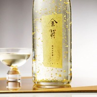 年末年始の乾杯に！金粉が舞う日本酒！】純米大吟醸「金賀 -KINGA-」が