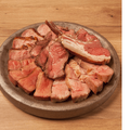 「原価ビストロBAN！」で低温調理の極上肉盛りが半額になる“29Week”開催