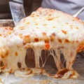 2日間限定！「SPONTINI」2店舗でもちもち＆カリカリ食感のピザが1ピース500円！