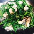 【レシピ】昆布茶が隠し味！「牡蠣と春菊のミルク炒め煮」