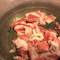 【レシピ】豆腐でつまみに！うどんならシメに！「豚バラ豆乳スープ」