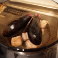 【レシピ】鍋でコトコトするだけ！「豚と丸ごと茄子のとろとろ煮」