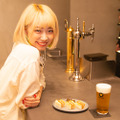同じビールなのに味が違う！？大矢梨華子が「サッポロ生ビール黒ラベル THE BAR」でプロのビールの注ぎ方を体験してきた