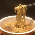 【レビュー】カップ油そば１位のアイツがラーメンで登場！「明星 ぶぶか 豚丸 豚骨醤油らーめん」を食べてみた