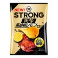 アテに最適！「湖池屋STRONG ポテトチップス 衝撃 黒胡椒レモンチキン」発売