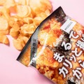 「まるでカリッと揚げたからあげのようなポテトチップス」がファミマで発売！