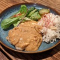 【酒場カレー放浪記】中華×カレーの出会い。神田カレーグランプリ決定戦で準優勝を果たした「BAR 三月の水」のカレーが絶品だった！