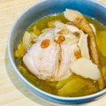 【レシピ】寒い冬にぴったりの炊飯器レシピ！「丸鶏の参鶏湯風スープ」 画像