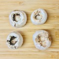 【レシピ】前菜にピッタリ！火を使わない「生マッシュルームのピンチョス」