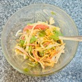 【おつまみレシピ】お財布に優しい激安＆簡単おつまみ！「カニカマとパクチーのコチュジャンマヨ和え」