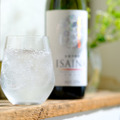 女子会にぴったりなお酒！りんごのような香りのする焼酎「ISAINA」の魅力