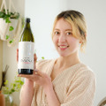 女子会にぴったりなお酒！りんごのような香りのする焼酎「ISAINA」の魅力
