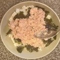 【おつまみレシピ】シメに食べたいジャンクなご飯もの！「ツナのガーリックマヨ丼」