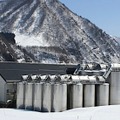 「上善如水」の白瀧酒造、酒蔵敷地内に体験型施設「Flow」を6月オープン