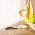 【ワイン好き必見の豆知識】華やかな白ワインの香りを決める「テルペン」とは？