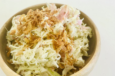 【レシピ】おつまみにもなるフレッシュな美味しさ！「ベーコンコールスロー」