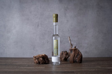 【太陽と大地と時が紡いだ「記憶の結晶」のようなブランデー！】中伊豆ワイナリー「伊豆陽雫 HINA」が発売