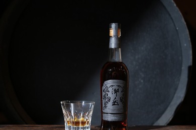 【奇跡の一樽！】シングルモルトウイスキー「SINGLE CASK STRENGTH JAPANESE WHISKY 御岳 No.18」発売