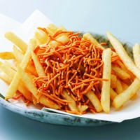 【お酒に合うこと間違いなし！】居酒屋・計236店で「ベビースターラーメンポテト」が期間限定登場 画像