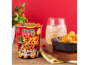 【おつまみに最適！お酒を片手に食べやすい】「ベビースターラーメン丸（豚キムチ味）」が期間限定で発売 画像