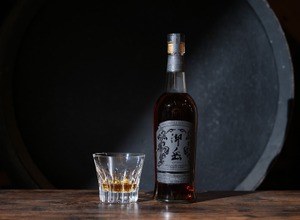 【奇跡の一樽！】シングルモルトウイスキー「SINGLE CASK STRENGTH JAPANESE WHISKY 御岳 No.18」発売 画像